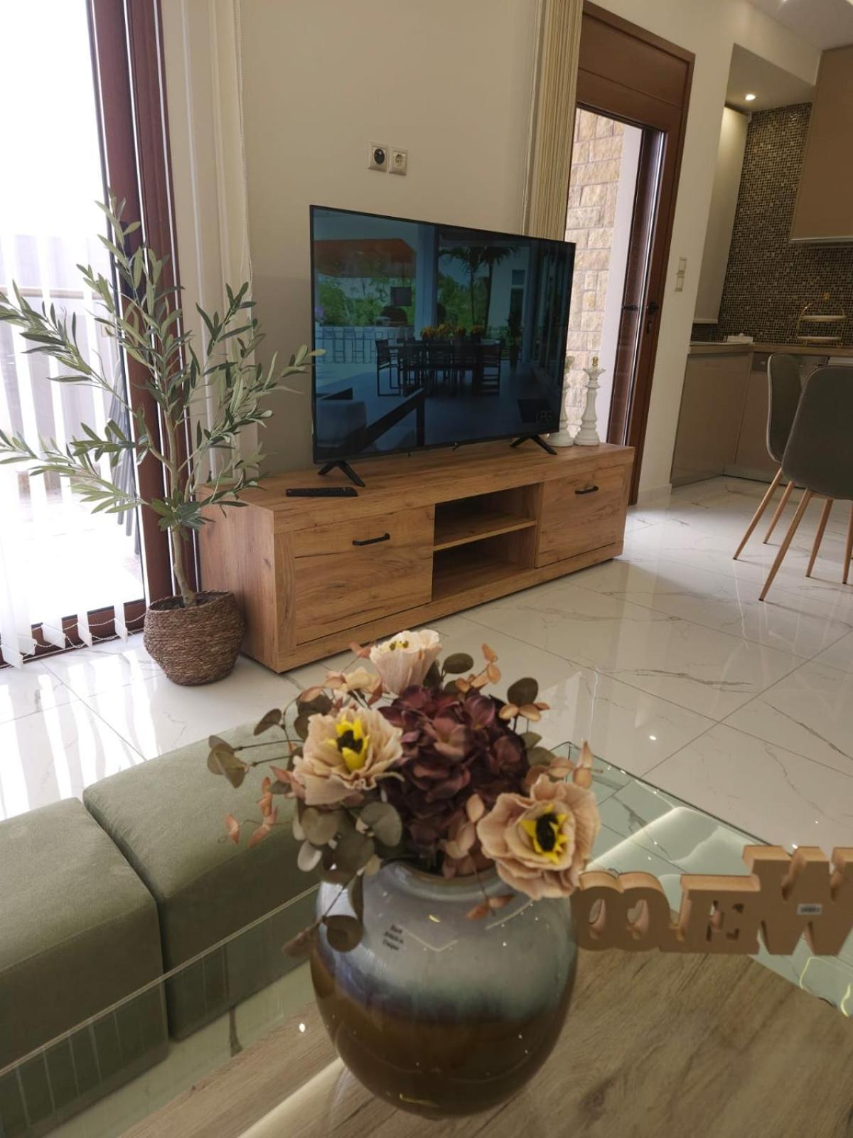 Agora Luxury Villa I Loutráki Eksteriør billede